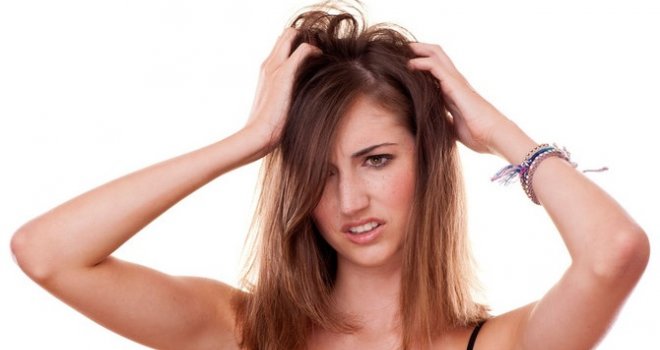 Da li vas boli tjeme kad vam je kosa masna? Razlog toga će vas naprosto zgroziti!