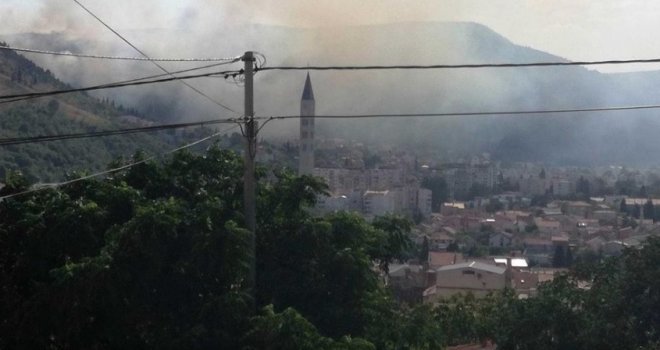 Vatrogasci dežurali cijelu noć: Požar iznad Mostara ugašen i saniran