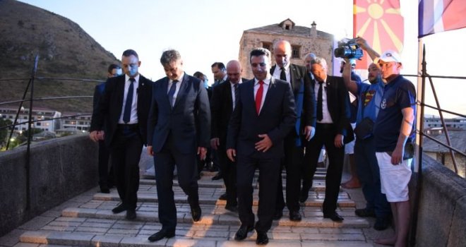 Zoran Zaev prvi put u Mostaru: Premijer Makedonije primio 'Mostarsku povelju mira' i oduševio se gradom na Neretvi