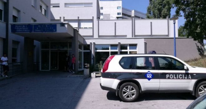 Policija u kabinetu dr. Gavrankapetanovića: Ekipa 'Avaza' izbačena sa KCUS-a