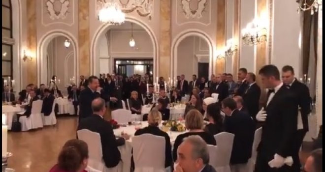 Političari u sevdahu: Ko je vaš favorit za mikrofonom - Dačić, Dodik, Kolinda ili...?