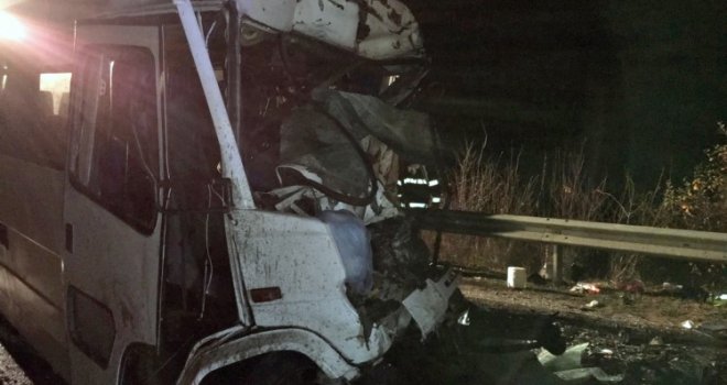 U stravičnom sudaru autobusa i kamiona u Bugarskoj poginulo devet, povrijeđeno 15 osoba