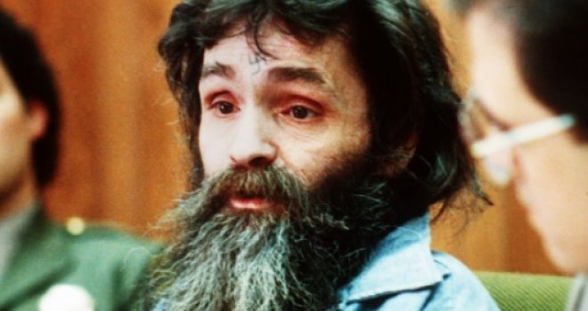 Umro Charles Manson, osuđen za više ubistava među kojima i ono Sharon Tate