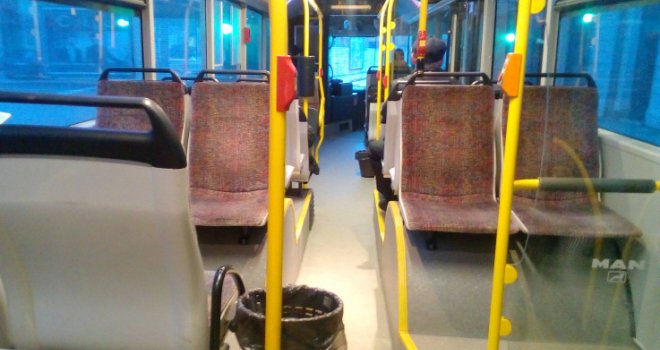 Drama u autobusu: Naguravali se, a onda putnik vozača GRAS-a povrijedio nožem!