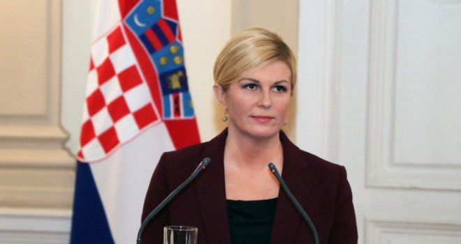 Kolinda Grabar-Kitarović o Šešeljevom gaženju zastave Hrvatske: To je divljaštvo osuđenog ratnog zločinca