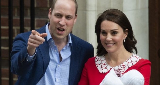 Ovo je novi britanski princ, a mama Kate u začuđujuće SAVRŠENOJ formi već par sati nakon poroda mahala građanima!