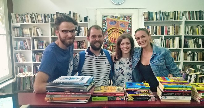 Strip entuzijasti Andronik, Toroman i Imamović poklonili kolekciju stripova Biblioteci Sarajeva