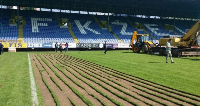 Uklanjaju stari i postavljaju novi travnjak na stadion 'Grbavica', ispunjavat će visoke standarde UEFA-e i FIFA-e
