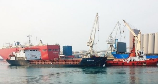 Drama na Jadranu: Turski teretni brod tone kod otoka Jabuka, posada u evakuaciji!