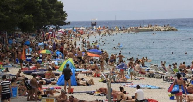 Tragedija na plaži u srcu Dalmacije: Gdje su bili i šta su radili spasioci dok se Slovakinja utapala u moru?!