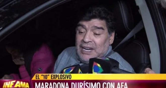Potpuno razvaljen: Pogledajte u kakvom je stanju Maradona, ne može složiti niti jednu rečenicu...