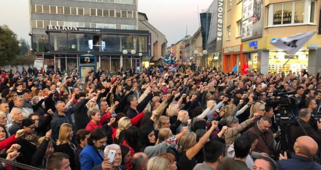 Opozicija u RS-u pozvala građane na proteste 'za slobodnu RS i Banjaluku': Stop šizogenom ponašanju moćnika!
