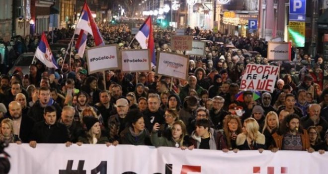 Beograd 'na nogama': Na ulice izašlo 40.000 demonstranata, građani izviždali Vučića, evo šta traže