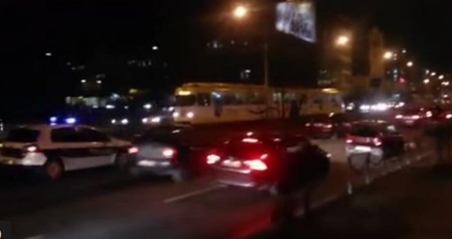 Tramvaj udario pješaka u Sarajevu: Hitna odvezla povrijeđenog, zbog nesreće blokiran saobraćaj