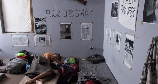 Rat se prodaje bolje od stvarnosti: Turisti fascinirani Sarajevom za vrijeme opsade, spavaju 'pod granatama'