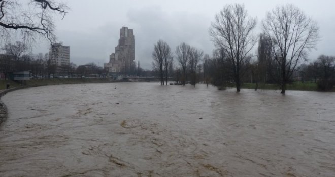 Zbog poplava nema nastave u Nemili kod Zenice i naselju Dobrinje kod Visokog