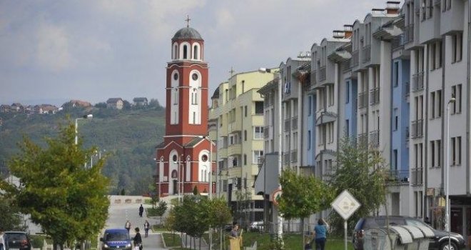 Na 'granici' Sarajeva i Istočnog Sarajeva: Kako žive ljudi kojima kroz sobe prolazi međuentitetska linija