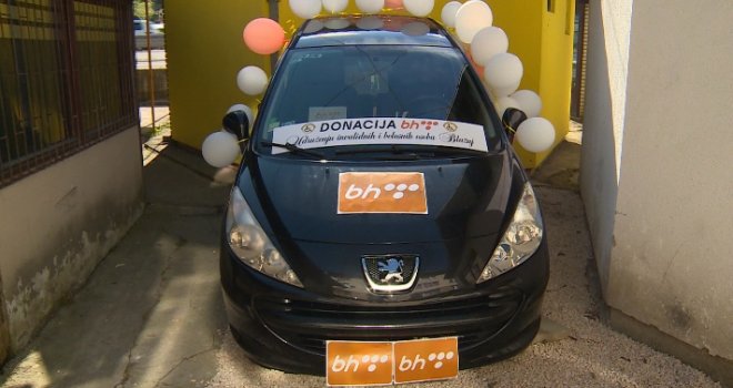 'Peugeot' u pravim rukama: Članovi Udruženja invalidnih i bolesnih osoba Blažuj obradovani donacijom BH Telecoma