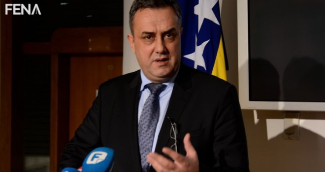 Sarajlić o SMS porukama između Fikreta Hodžića i premijera Novalića: 'Ima raznih Asima'