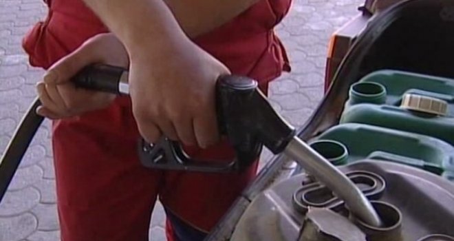 Pada cijena barela nafte, ali ne i goriva u BiH:  Evo zašto