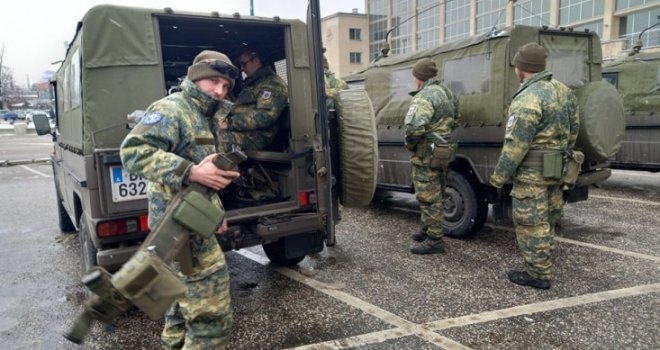 Vojnici EUFOR-a patroliraju Sarajevom, prošetali i centrom grada