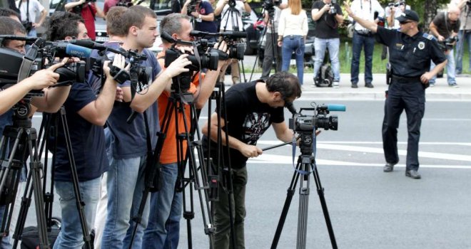 Bećirović čestitao novinarima: Sloboda medija je od krucijalne važnosti za svaku demokratsku državu