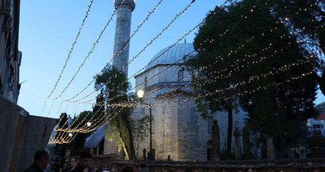 Evo ko je prijetio paljenjem džamija u Mostaru: MUP HNK otkrio i uhapsio 21-godišnjaka  