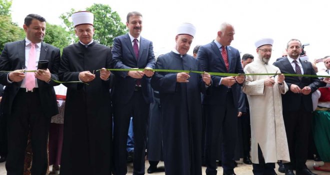 Kavazović u Banjaluci: 'Nadamo se da će nam i ova džamija pomoći da zacijele rane...  Neka nasilje zauvijek ode iz ovog grada'