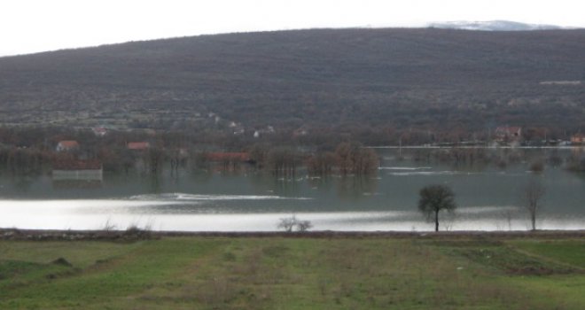 Povuklo se Bilećko jezero i otkrilo tajnu staru 50 godina!