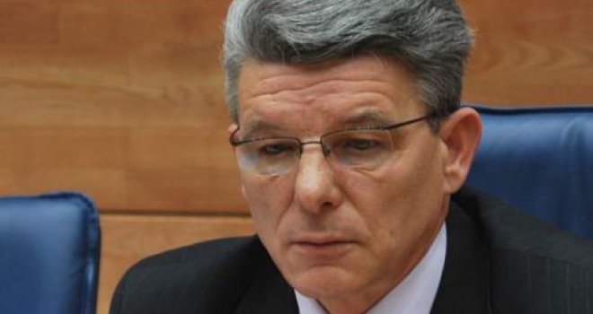 Džaferović: Sankcionirati neopravdani izostanak zastupnika sa sjednica Doma