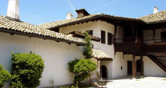 Svrzina kuća: Tri stotine godina historije dočekuje ljeto u novom ruhu