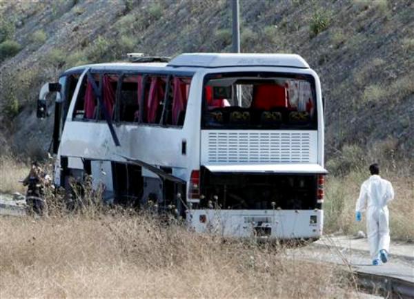 Istanbul - bombaški napad na vojni autobus / foto: Reuters