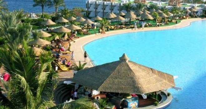 Rusija za 24 sata evakuisala 11.000 turista iz Egipta