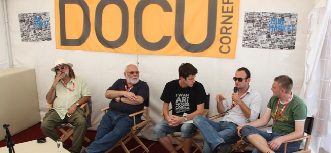 peti dan docucorner