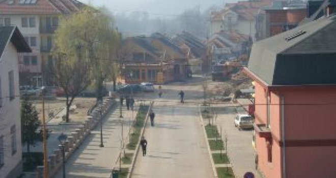 15-godišnjakinja skočila s prvog sprata, teže povrijeđena