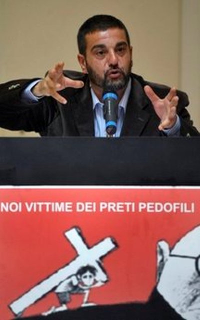 Italija protest protiv sve&scaron;tenika zlostavljača