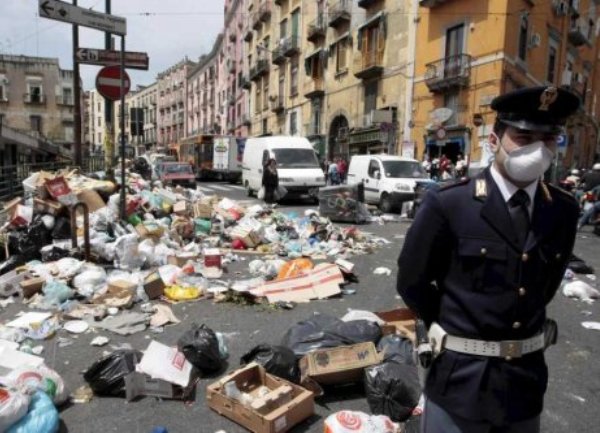 smeće na ulicama Napulja