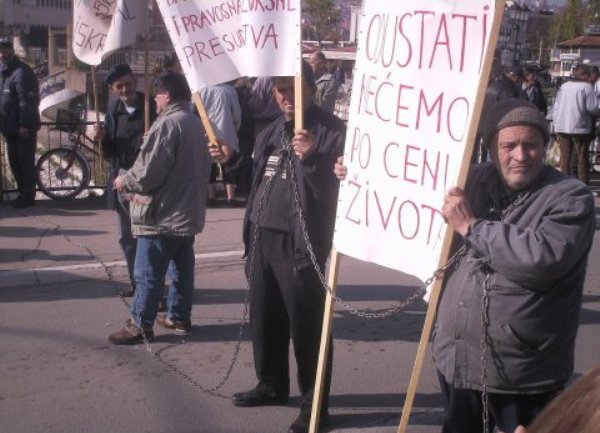 protest bivših radnika u Novom Pazaru