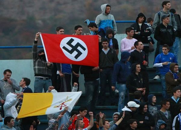 Nacistička zastava na utakmici Široki-Sarajevo