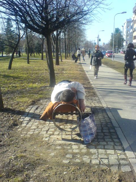 banjaluka-spavač-klupa banjaluka-spavač-klupa