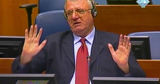 Ovako je Šešelj sijao strah i promovisao etničko čišćenje: Zarđale kašike, kora od banane, spiskovi nepodobnih...