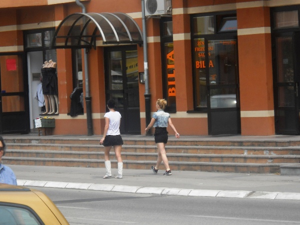 Banjaluka ljeto (Djevojke u ljetnim haljinama)