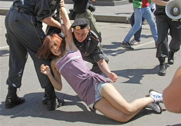pokusaj gay parade moskva