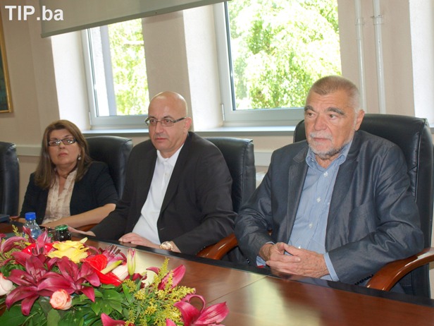 Stjepan Mesić u Tuzli/Foto: Tip.ba