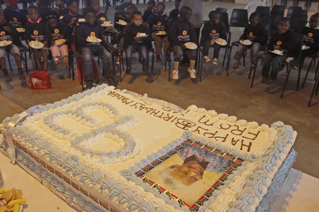 torta za 93. rođendan Nelsona Mandele