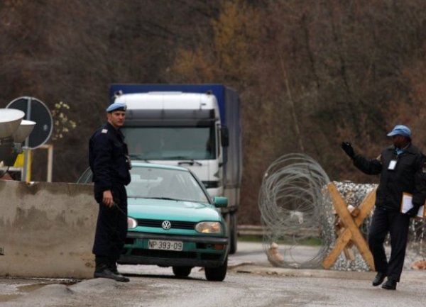 kosovo granicni prelaz.jpg