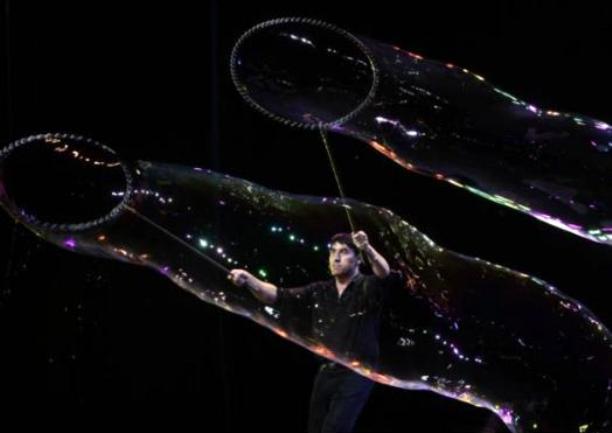 The Gazillion Bubble Show u Pekingu
