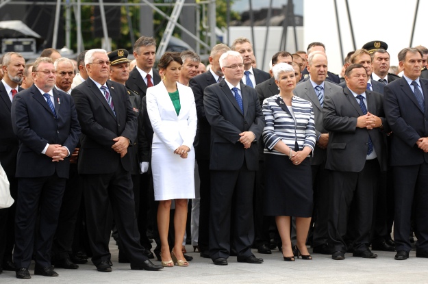 ivo josipovic spomenik knin