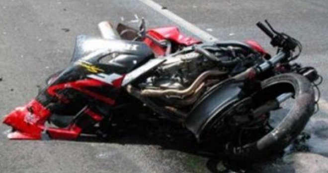 Stradala dvojica motociklista: Jedan poginuo, drugi teško povrijeđen