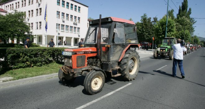 Poljoprivrednici FBiH na nogama: Isplata poticaja do 10. juna ili protesti u Sarajevu!